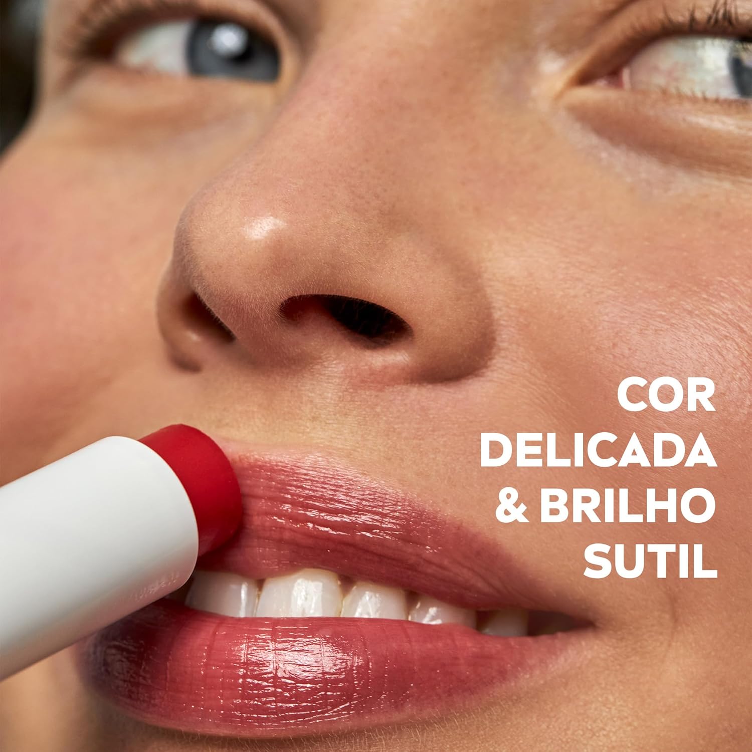 Protetor Labial NIVEA 4,8g Morango Shine – Hidratante Labial com Brilho, Cuidado e Maciez para os Lábios